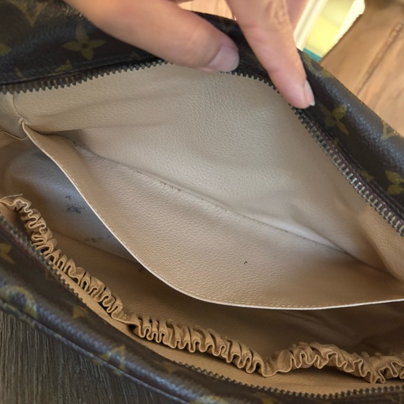 Louis Vuitton Monogram Toiletry Bag - Picture 10 of 11